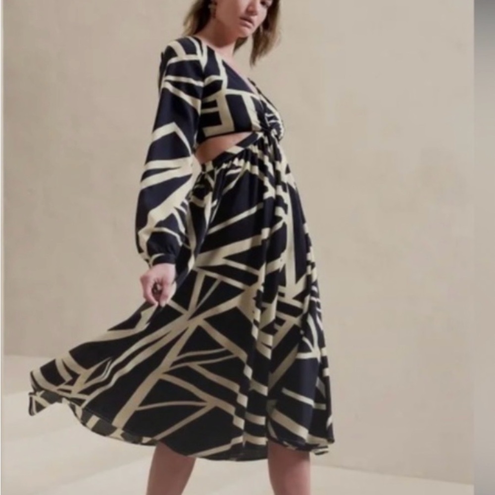 Elegant Banana Republic Navy Blue and Cream Patterned Dress